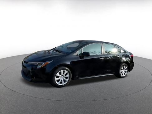 Used 2025 Toyota Corolla LE image 9