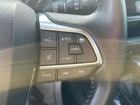 Used 2021 Toyota Highlander XLE image 29