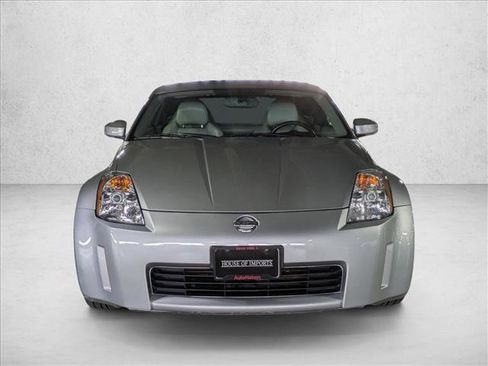 Used 2005 Nissan 350Z Touring image 2