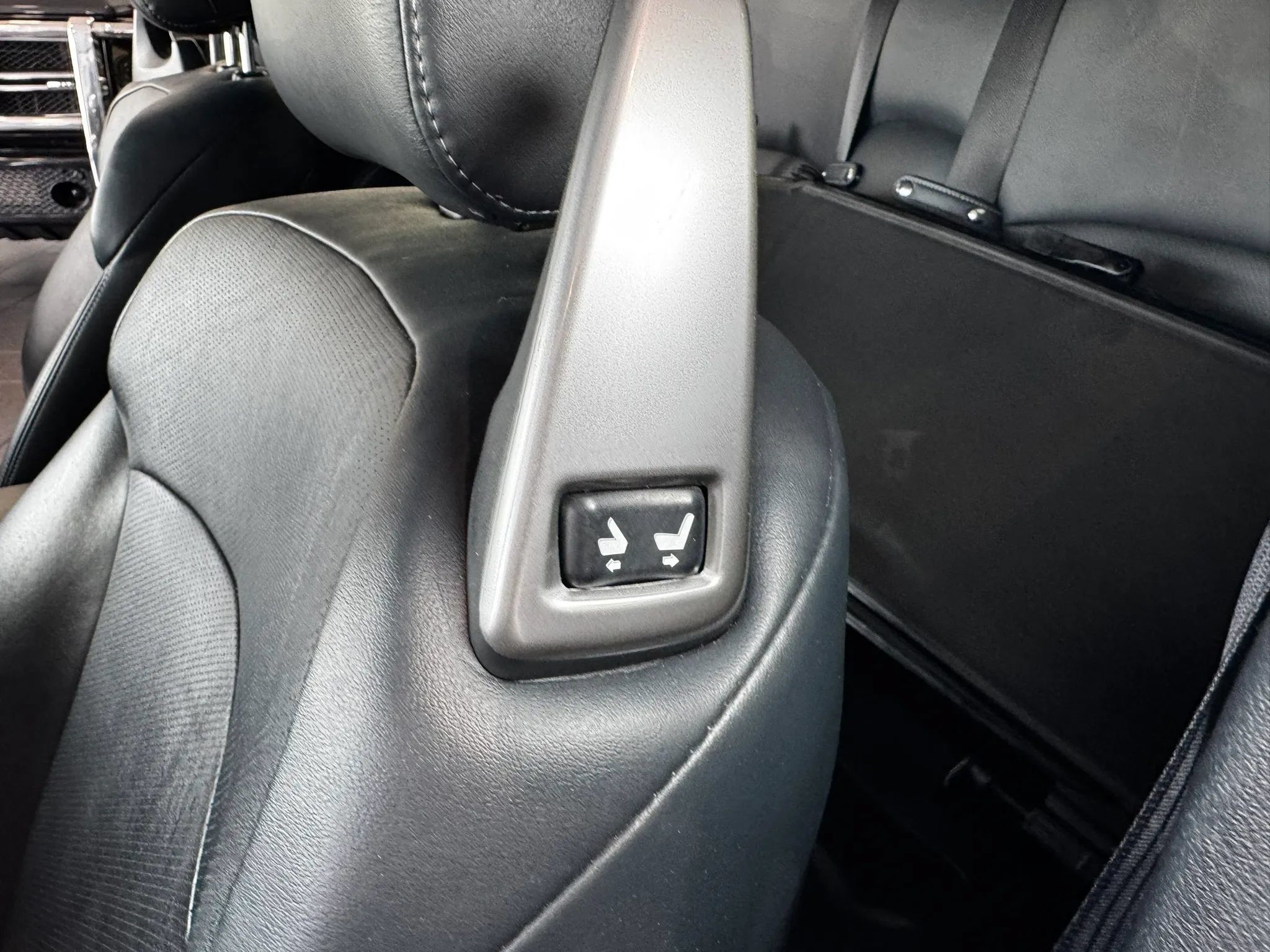 Used 2013 Lexus IS 250C w/ Luxury Pkg RWD image 12