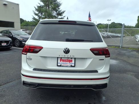 Certified 2023 Volkswagen Tiguan SE R-Line AWD/4WD image 3