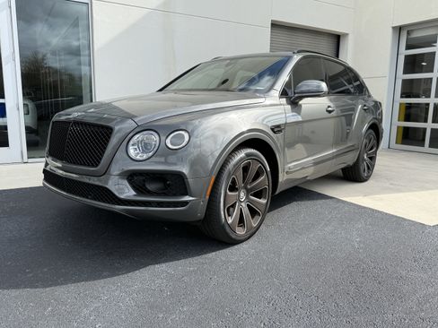 Used 2020 Bentley Bentayga image 1