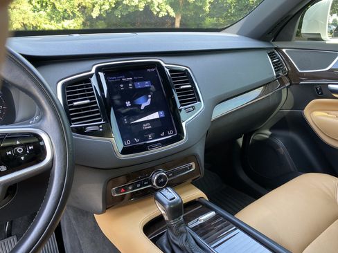 Used 2018 Volvo XC90 T6 Momentum w/ Convenience Package AWD/4WD image 21