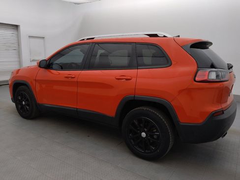 Used 2021 Jeep Cherokee Latitude FWD image 3