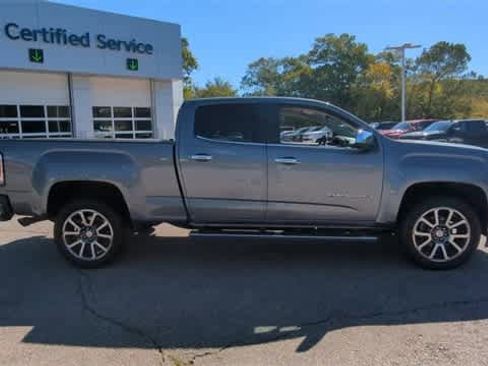 Used 2022 GMC Canyon Denali image 9