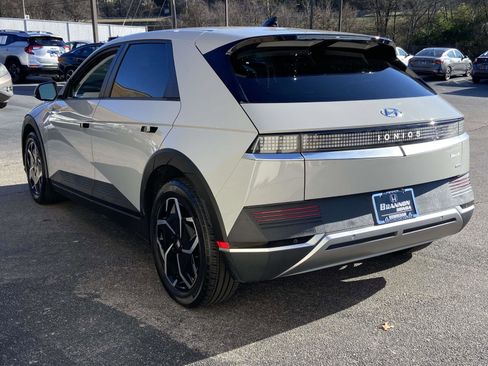 Used 2022 Hyundai Ioniq 5 SEL image 3