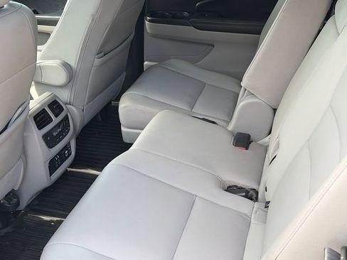 Used 2020 Honda Pilot Touring image 14