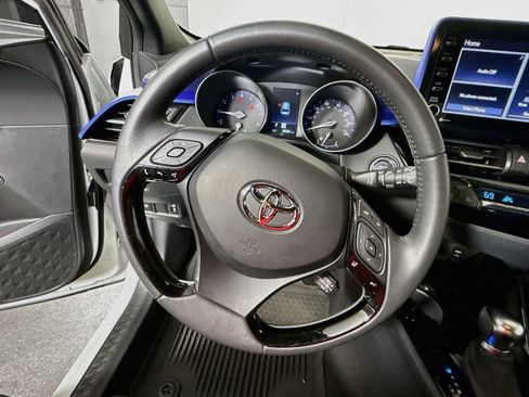 Certified 2022 Toyota C-HR XLE FWD image 11