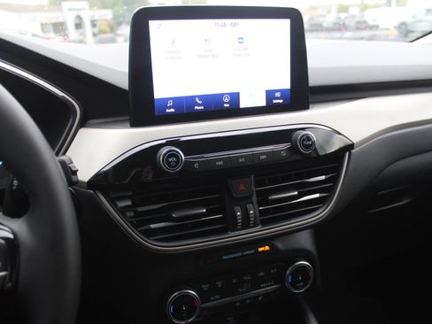 Used 2022 Ford Escape SEL image 16