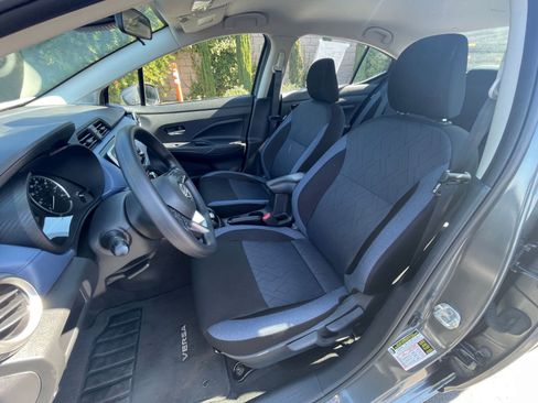 Used 2025 Nissan Versa SV image 34