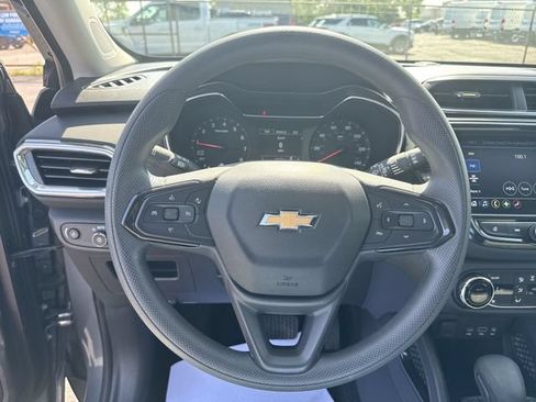 Used 2021 Chevrolet TrailBlazer LT w/ Convenience Package FWD image 13