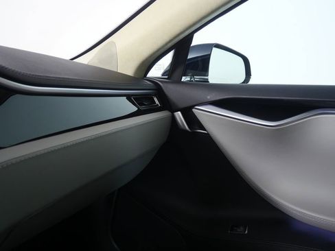 Used 2013 Tesla Model S Performance image 27