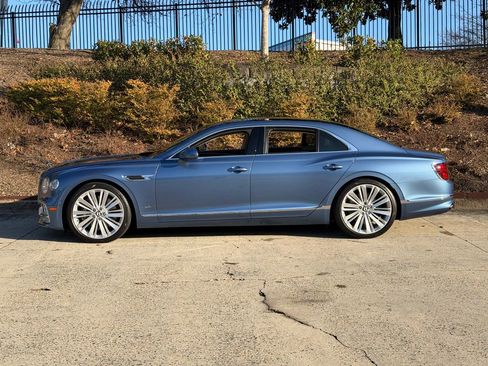 Used 2023 Bentley Flying Spur W12 image 12