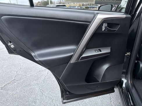Used 2016 Toyota RAV4 XLE image 22