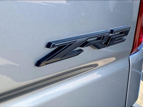 Used 2024 Chevrolet Silverado 1500 ZR2 w/ Technology Package image 8