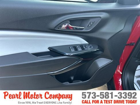 New 2026 Chevrolet Trax LT w/ LT Convenience Package image 9