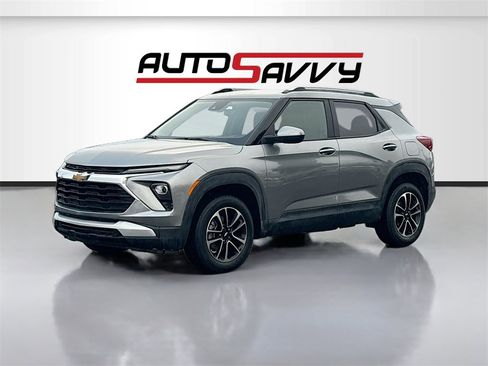 Used 2025 Chevrolet TrailBlazer LT image 3