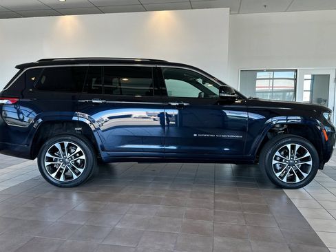 Used 2024 Jeep Grand Cherokee L Overland w/ Trailer Tow Package AWD/4WD image 3