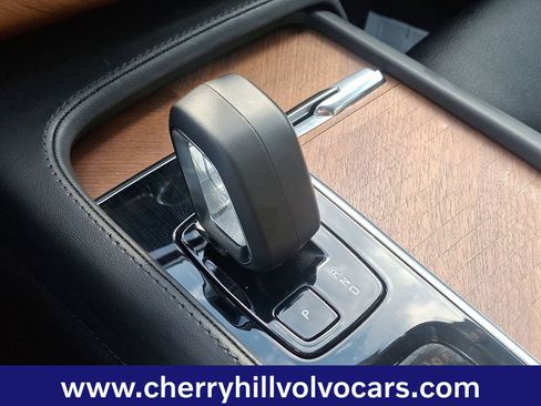 Certified 2023 Volvo XC90 B5 Plus w/ Protection Package Premier image 16