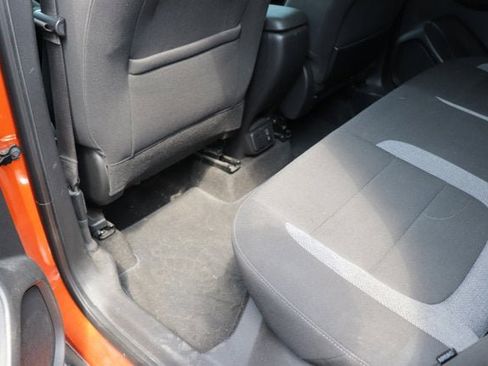 Used 2022 Chevrolet TrailBlazer LT w/ Sun and Liftgate Package FWD image 14