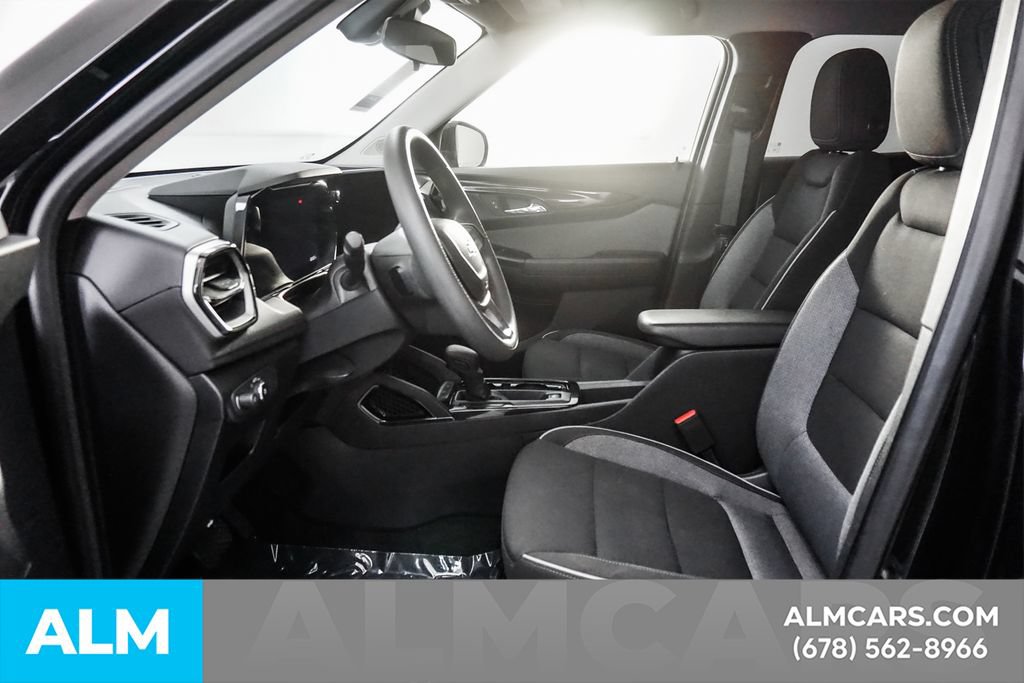 Used 2025 Chevrolet TrailBlazer LT FWD image 16