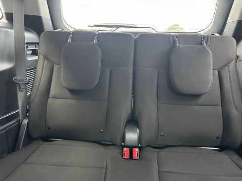 Used 2023 Ford Explorer XLT image 14