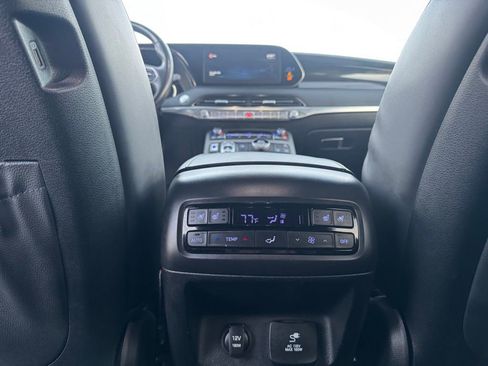Used 2022 Hyundai Palisade Calligraphy image 15
