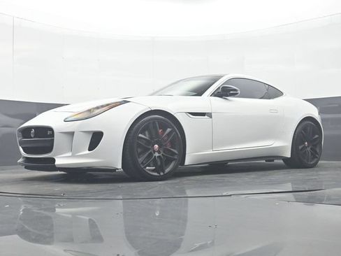 Used 2015 Jaguar F-TYPE R RWD image 27
