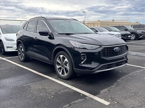 Used 2023 Ford Escape Platinum AWD/4WD image 1