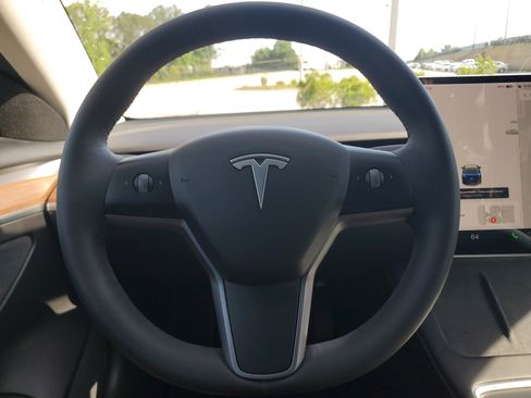 Used 2022 Tesla Model 3 Long Range AWD/4WD image 21