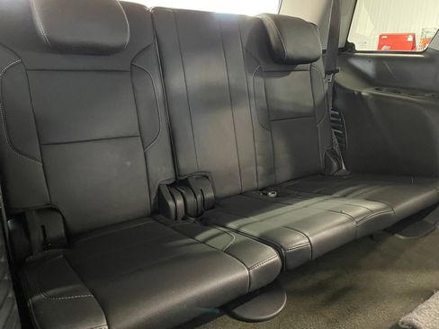 Used 2017 GMC Yukon SLT image 28