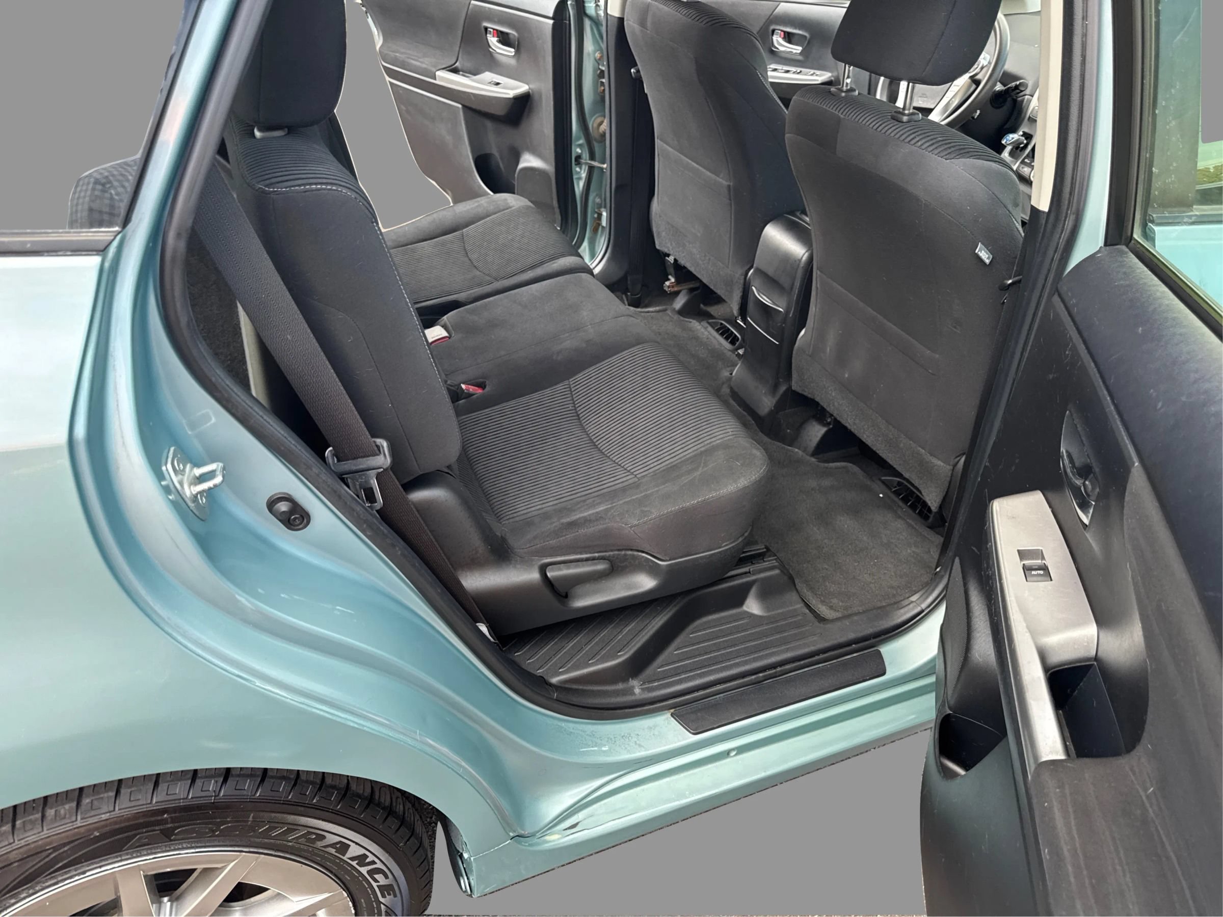 Used 2015 Toyota Prius V Three FWD image 25