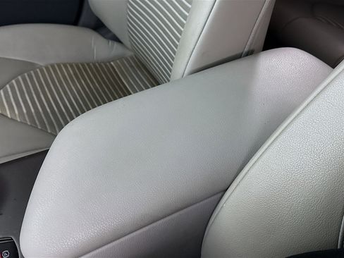 Used 2021 Toyota Camry SE image 18