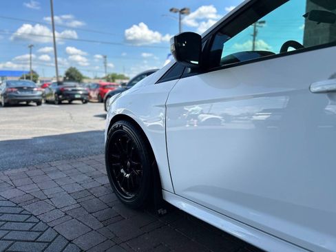 Used 2017 Ford Focus ST FWD image 11