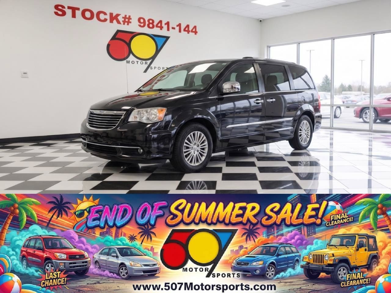 Used 2014 Chrysler Town & Country Touring-L FWD image 1