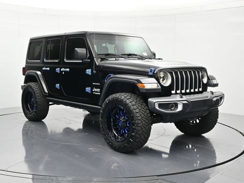 Used 2020 Jeep Wrangler Unlimited Sahara image 3