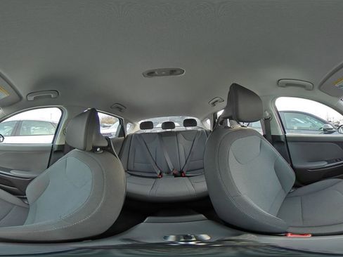 Used 2025 Kia K4 LXS image 41