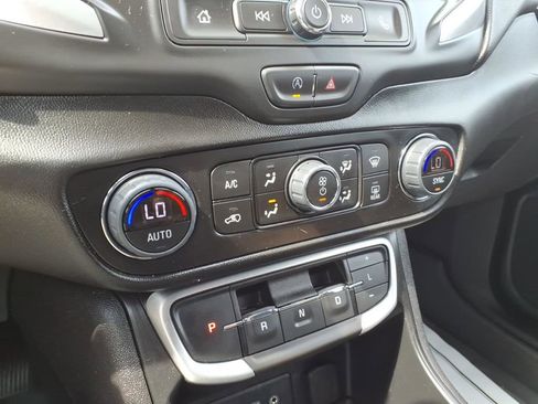 Used 2023 GMC Terrain SLE w/ Driver Convenience Package image 19