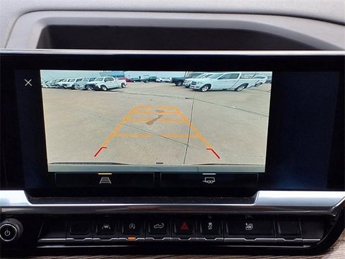 Used 2025 Chevrolet Silverado 1500 LT image 11