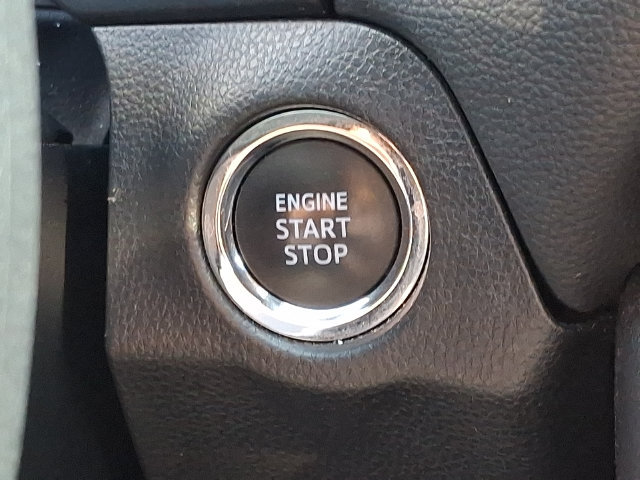 Used 2025 Toyota RAV4 XLE FWD image 23