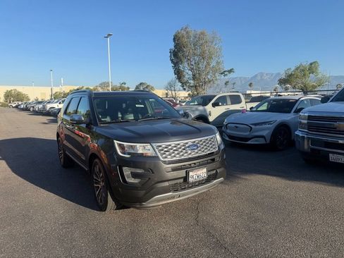Used 2017 Ford Explorer Platinum AWD/4WD image 2