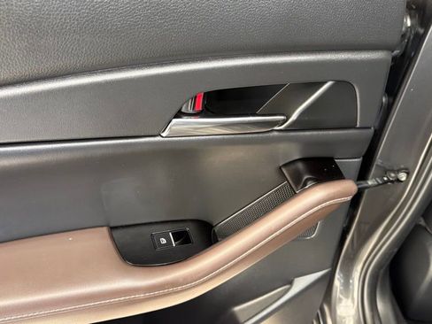 Used 2021 MAZDA CX-30 AWD 2.5 S w/ Premium Package image 17