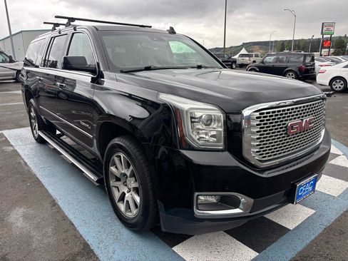 Used 2015 GMC Yukon XL Denali w/ Premium Package AWD/4WD image 7