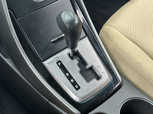 Used 2013 Hyundai Elantra GLS w/ Preferred Pkg FWD image 20