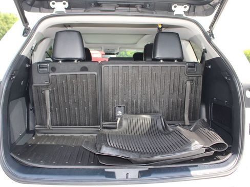 Used 2021 Toyota Highlander Platinum AWD/4WD image 13