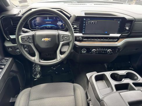 Used 2024 Chevrolet Silverado 1500 LT AWD/4WD image 9