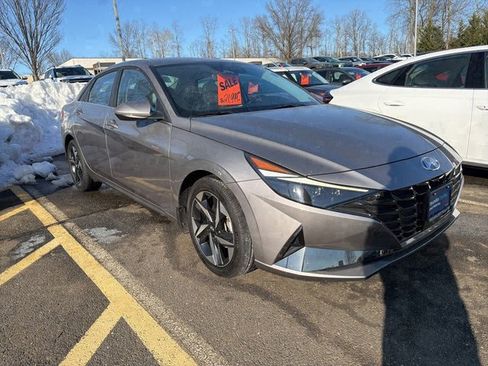 Certified 2023 Hyundai Elantra Limited image 2