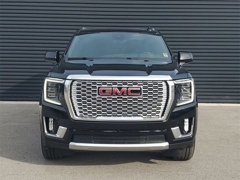 Used 2024 GMC Yukon Denali w/ Denali Reserve Package image 10