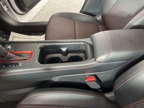 Used 2025 Nissan Kicks SR FWD image 24