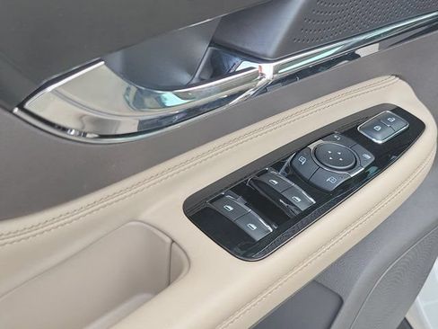 Certified 2024 Lincoln Corsair Reserve FWD image 22